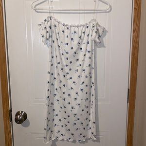 NWT Heart&Hips White Floral Over the Shoulder Dress